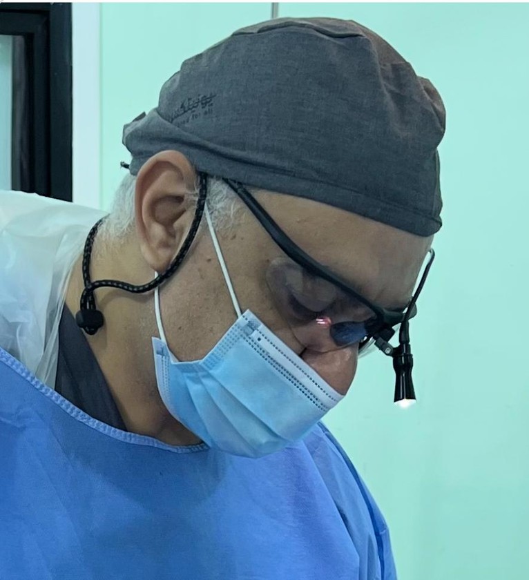 Dr. Medhat Mounir | Consultant in General Surgery, Oncology | MEDOC
