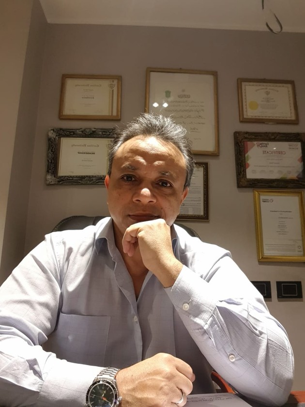 Dr. Ahmed Salah | Consultant of internal & critical care medicine Internist | MEDOC