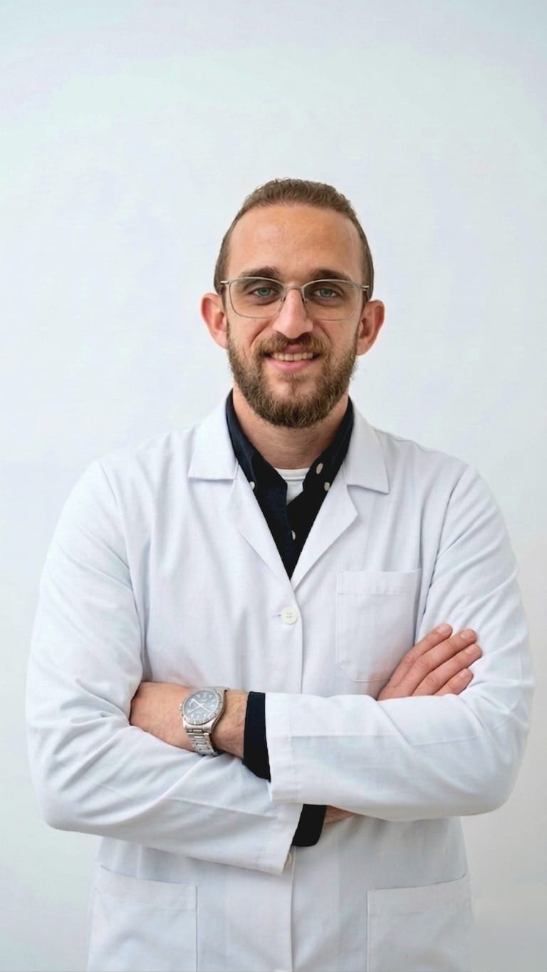 dr. moamen | أخصائى العلاج الطبيعي وأصابات الملاعب | MEDOC
